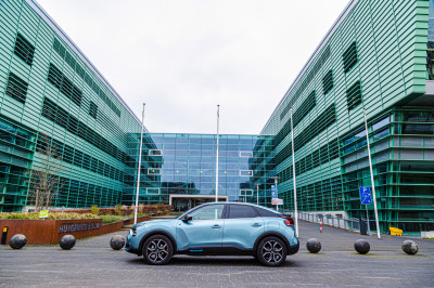 Test - Over de elektrische Citroën e-C4 kun je heerlijk mopperen