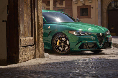 Als je een Alfa Romeo gaat kopen, laat het dan deze Giulia of Stelvio zijn
