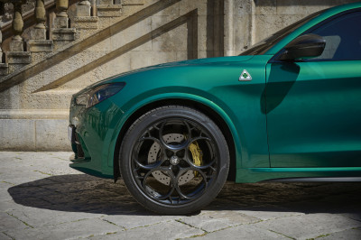 Als je een Alfa Romeo gaat kopen, laat het dan deze Giulia of Stelvio zijn