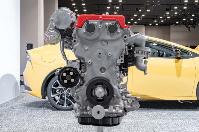 Toyota weigert afscheid te nemen van de benzinemotor en ruikt miljarden