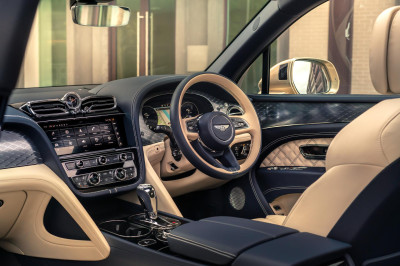 VIDEO REVIEW Bentley Bentayga Hybrid - Met dit paleis kun je 40 kilometer elektrisch rijden