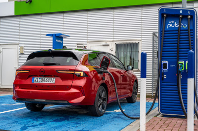 Automerken in de stress? Op deze elektrische stationwagon krijg je 6x korting