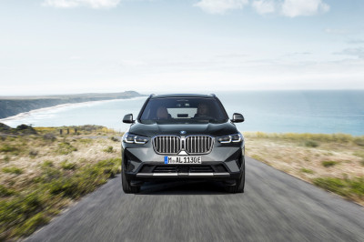Prijs BMW X3 en BMW X4 - Facelift voegt 'zuinige' mild hybrid-techniek toe
