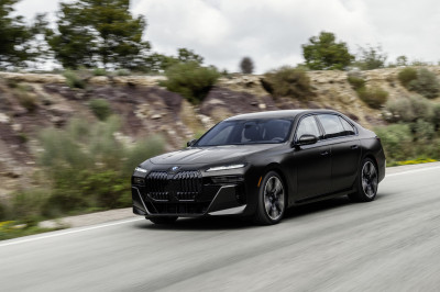 Chris Bangle, eat your heart out! De BMW 7-serie kan nóg controversiëler