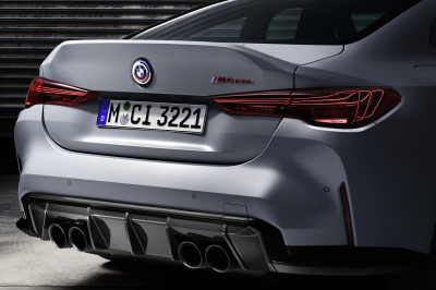 Je kunt het aan zijn priemende gele ogen zien: de BMW M4 CSL is bezeten