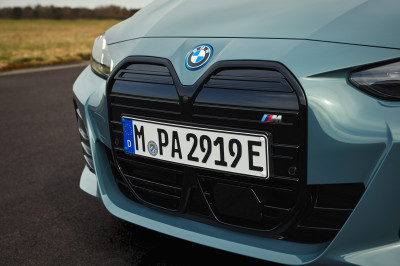 Bij BMW i4 facelift (2024) wordt de belangrijkste vraag niet beantwoord