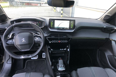 Met bijna nieuwe auto’s zoals deze bespaar je duizenden euro’s