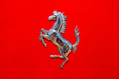 Porsche-logo betekenis - Is het Porsche-paard echt gelijk aan het Ferrari-paard?