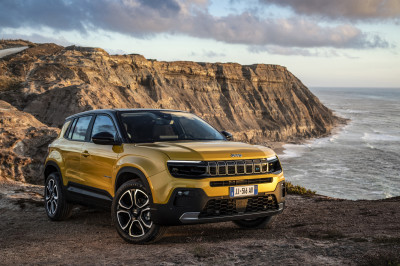Jeep komt met 3 volledig elektrische modellen: Jeep Avenger, Recon en Wagoneer S