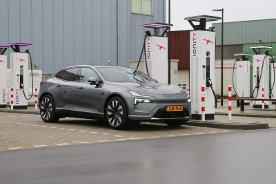 Polestar 4: actieradius gemeten bij 100 en 130 km/h