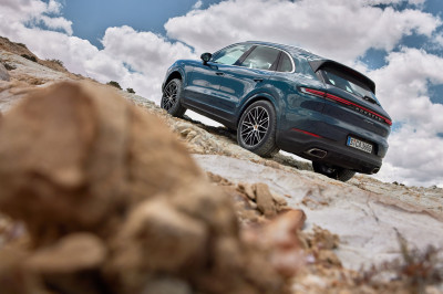 De nieuwe Porsche Cayenne (2023) steekt middelvinger op naar de EU