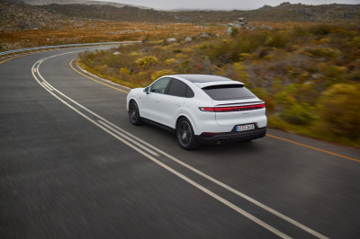 De nieuwe Porsche Cayenne (2023) steekt middelvinger op naar de EU