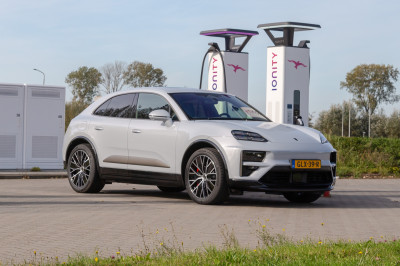 Zo precies komt snelladen met de Porsche Macan Electric (270 kW)