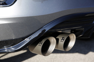 Auto met verbrandingsmotor mag blijven na 2035, maar juich niet te vroeg