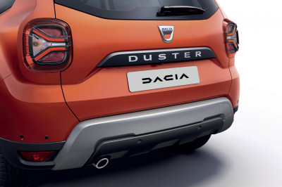 We missen iets op de gefacelifte Dacia Duster: het nieuwe Dacia-logo
