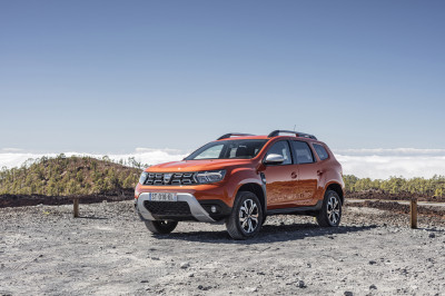 We missen iets op de gefacelifte Dacia Duster: het nieuwe Dacia-logo