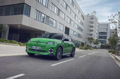 Renault 5 (2025) test: na moeizame jaren gaat Renault vrolijk 2025 in