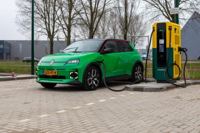 3 voordelen en 3 nadelen van de elektrische Renault 5