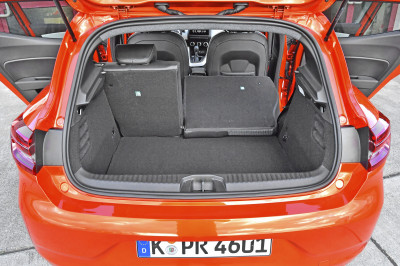 TEST – Zuinig rijden met Renault Clio Hybrid kost je zoveel bagageruimte