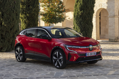 Renault-baas: 'Te snel overstappen op elektrische auto is slecht voor het milieu'