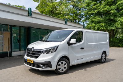 Test Renault Trafic E-Tech (2025): comfortabel rijden en liters koffie drinken