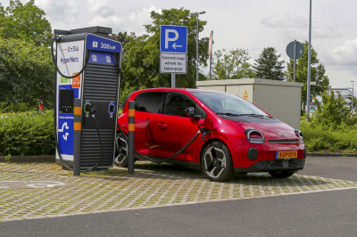 Snelladen met Renault Twingo E-Tech Electric bewijst: vroeger was niet alles beter