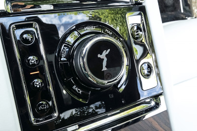 BMW Isetta vs. Rolls-Royce Cullinan: wat stampen we lekker, hè