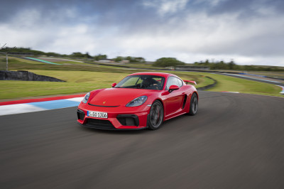 Hoe je als luie Porsche 718-rijder de sportievelingen te snel af bent