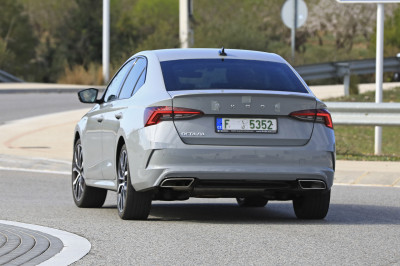 Nieuwe Skoda Octavia RS iV zonder camouflage gespot
