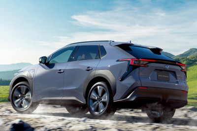 Dit automerk zet de rem op EV’s en overweegt meer hybrides