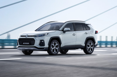 Koop de Toyota RAV4 PHEV bij een Suzuki-dealer met 6000 euro korting