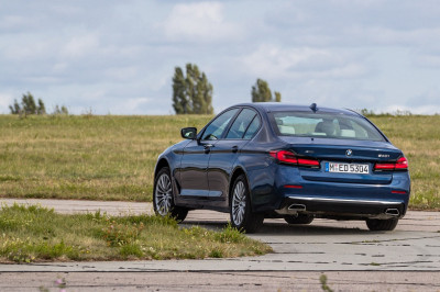 Test BMW 5-serie en Mercedes E-klasse - de resultaten zullen je verbazen ...