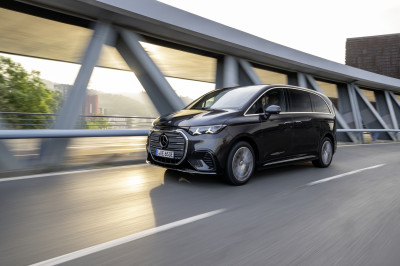 TEST - Waarom elk fragiel bruggetje kreunt als deze Mercedes eroverheen rijdt (+ video)