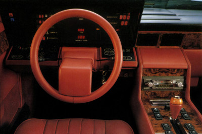 Waarom had de Aston Martin Lagonda zo'n weigerachtig dashboard?