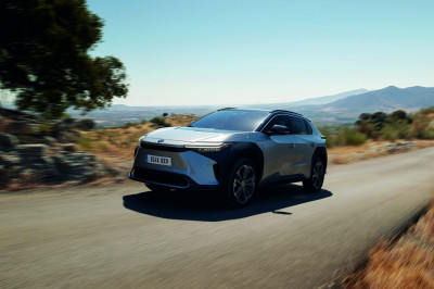 Met de elektrische Toyota bZ4X kom je verder dan gedacht