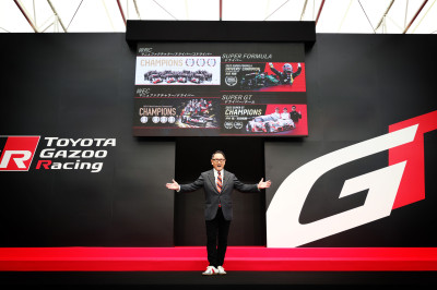 Toyota-voorzitter voorspelt dat EV's het nooit gaan winnen van hybride auto's
