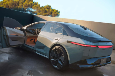 De nieuwe Toyota Corolla lust ook waterstof – maar dat is niet per se goed nieuws