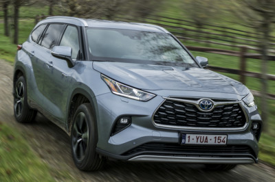 Hè hè, eindelijk een suv met 7 zitplaatsen waarin je op de 3de zitrij niet opgevouwen zit