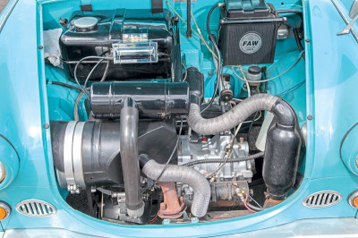 Duitsers rijden liever Trabant dan Tesla