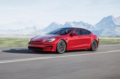 Gaaf! Vernieuwde Tesla Model S heeft het KITT-stuur uit Knight Rider