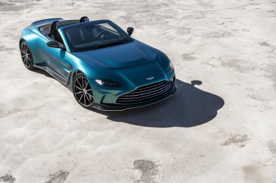 Geen verrassing! De Aston Martin V12 Vantage is er nu ook als cabrio