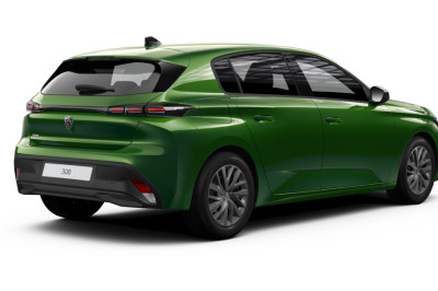 Peugeot, ga je schamen! De 27.990 euro kostende Peugeot 308 heeft wieldoppen