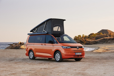 Volkswagen California PHEV (2025): waarom vakantiegangers in de rij staan