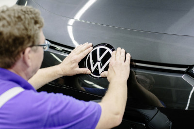 Waarom Volkswagen niet blij is dat zijn EV's over de toonbank vliegen