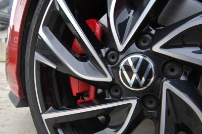 Wat nou, is de Volkswagen Golf GTI goedkoper dan de Ford Focus ST-3?