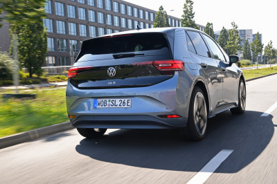 TEST: waarom de Volkswagen Golf beter rijdt dan de ID.3