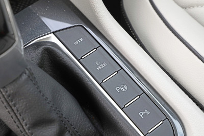 Test plug-in hybride SUV's: hoeveel benzine verbruiken ze in de praktijk?