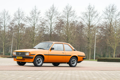 Wessel over zijn Opel Ascona B: ""Oorspronkelijk was hij roestbruin metallic, maar dat vond ik zo'n ou-welullenkleur"