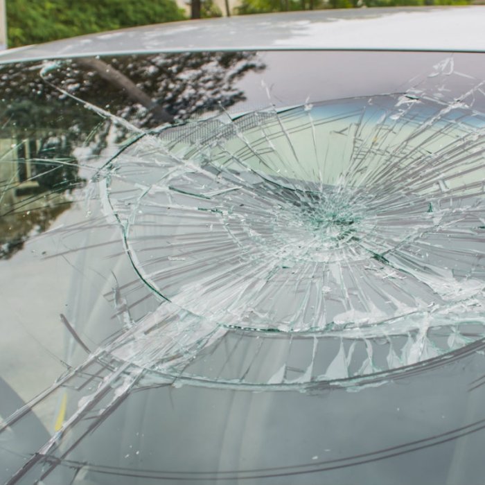 Coronarellen en vandalisme: welke schade aan je auto is verzekerd?