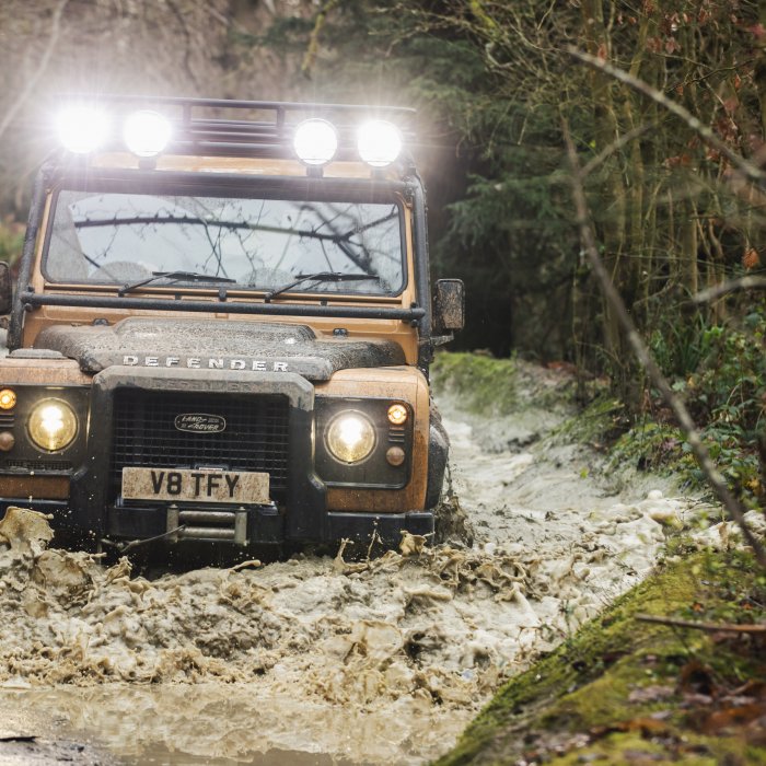 Oude Land Rover Defender kan geen afscheid nemen, gaat weer in productie